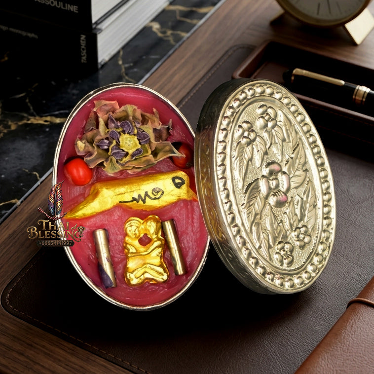 ✨ "Si Phueng Saneh Nang Rak" (Master Teacher Edition Charm Wax)  The Supreme Masterpiece of Ancient Lanna-Style Necromantic Boiling, Double-Love Herb Matrix, and Unbreakable Emotional Binding!