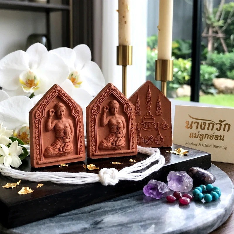 ✨ "นางกวักพรายแม่ลูกอ่อน" อ.สิทธิชัย โหรบัณฑิต: สุดยอดเครื่องรางเรียกทรัพย์ เมตตาค้าขายร่ำรวย มวลสารอาถรรพ์เข้มขลัง เสริมดวงมหาบังเกิด เลี่ยมกรอบอะคริลิคกันน้ำพร้อมบูชา!