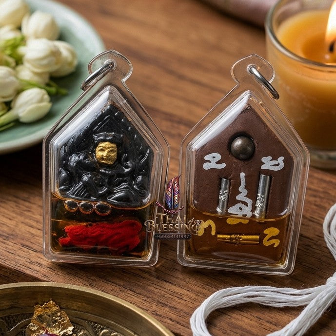 ✨ "เพชรพญาธรอุ้มนาง" เลี่ยมน้ำมันสาวหลง (ปี 2569) โดย ฤาษีสมเดช (ครูบาเดช) ป่าช้าบ้านรัตนโกสินทร์: สุดยอดเครื่องรางสายปรมาจารย์ มหาเสน่ห์รุนแรง คนรักคนหลง และเรียกทรัพย์ทำมาค้าขายคล่อง!
